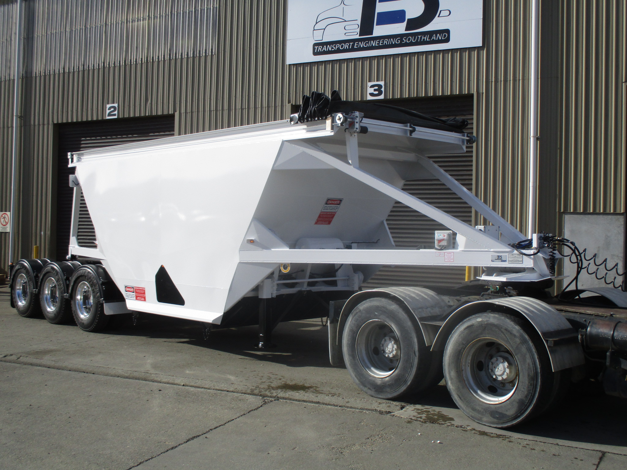 TES - Transport Engineering Southland | Belly/Bottom Dumper