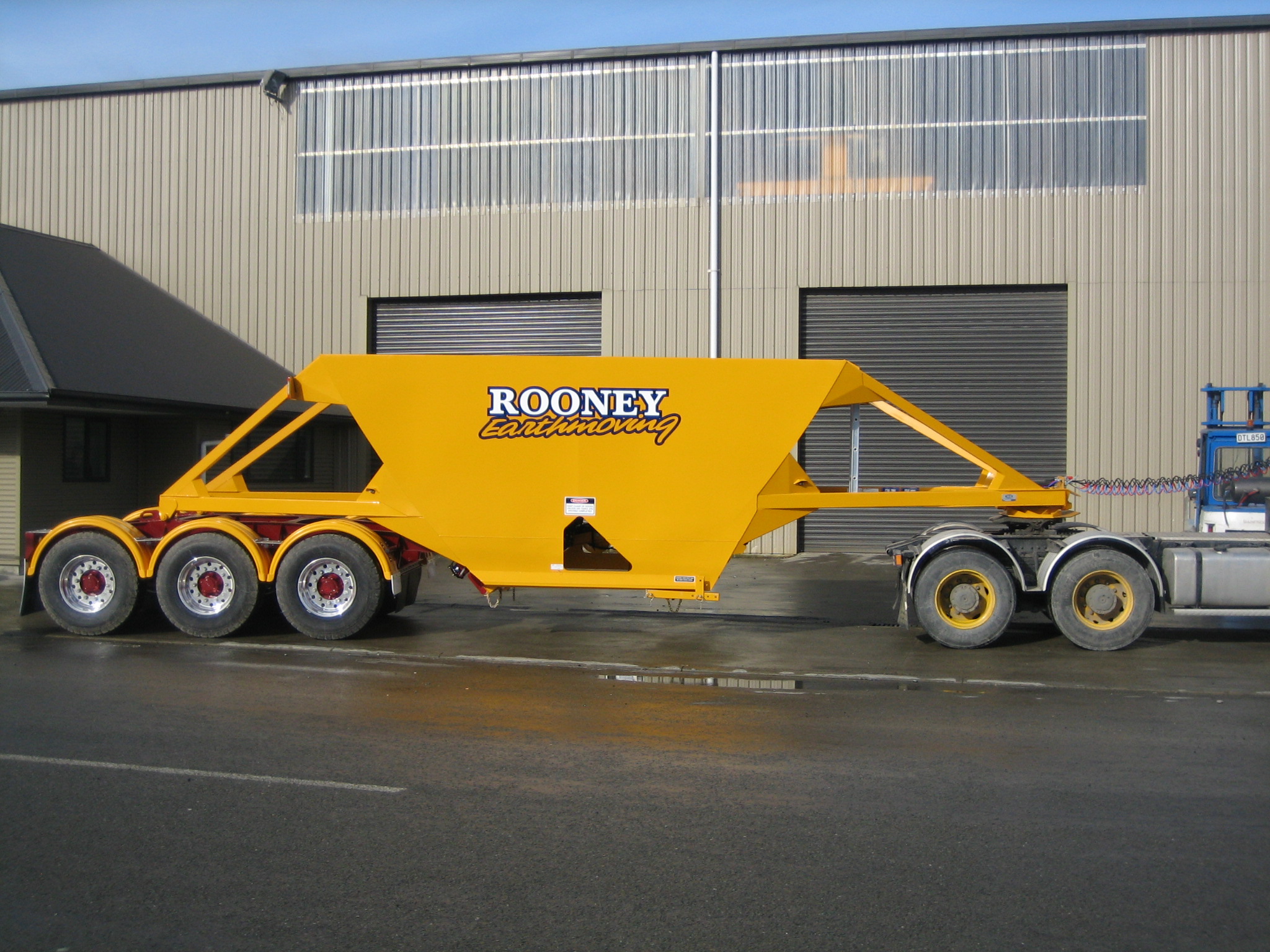 TES - Transport Engineering Southland | Belly/Bottom Dumper - Three Axle Semi